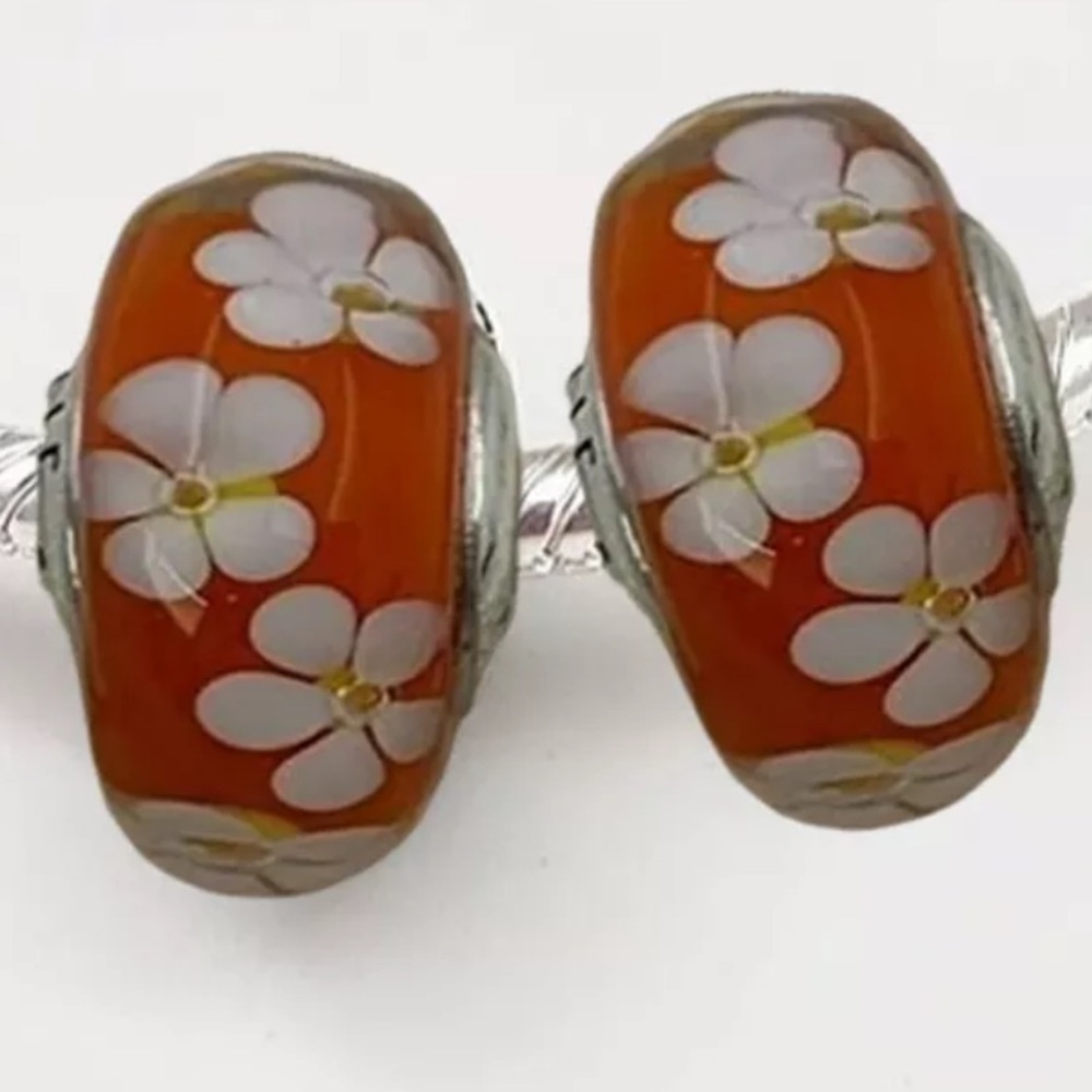Preowned Pandora Tropical Field of Flowers White Daisy RTV $55.00
